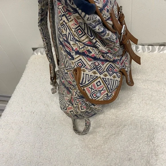 Mudd Tribal school bag Table and Tower Aztec Navy Pink Brown - Picture 6 of 8